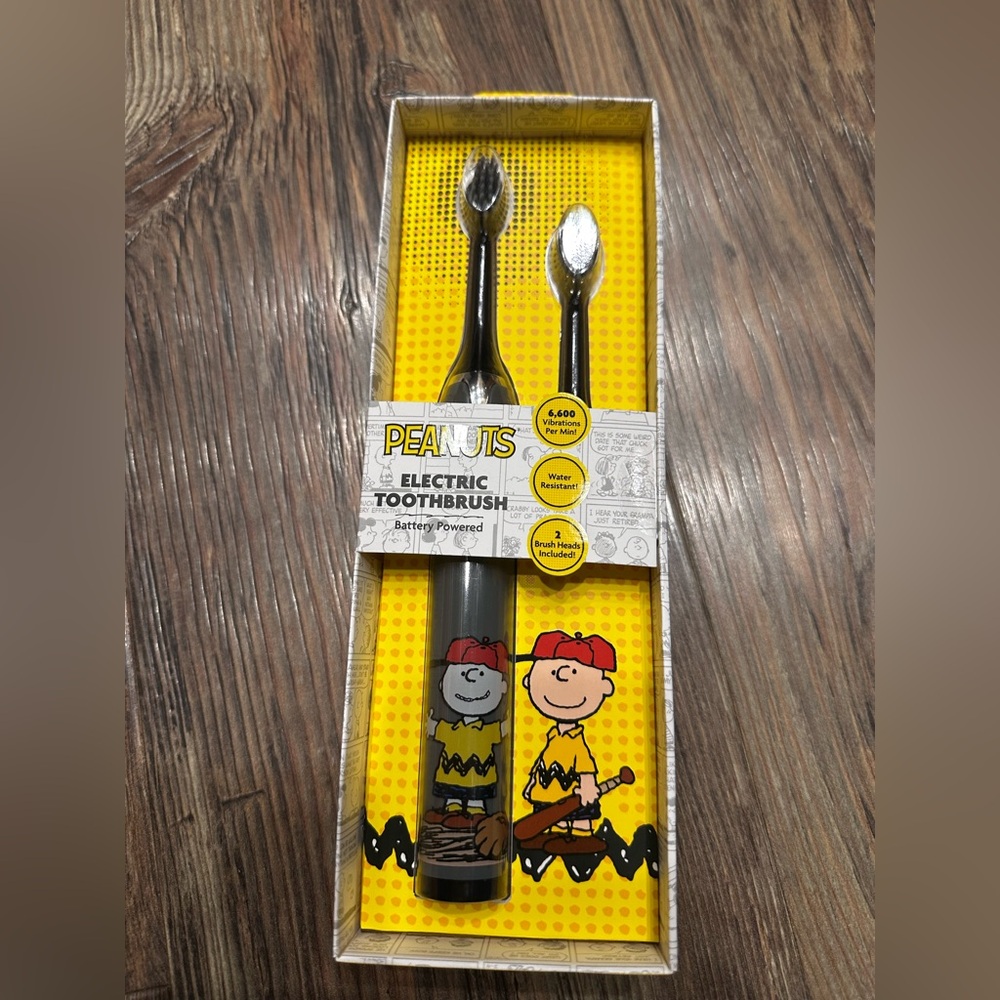 Peanuts Electric Toothbrush Charlie Brown battery powered adult teen NEW